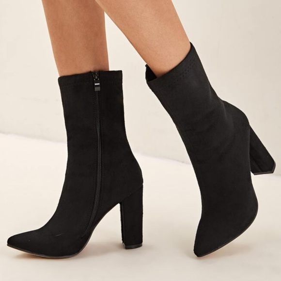 Black Point Toe Chunky Boots - Picture 2 of 4